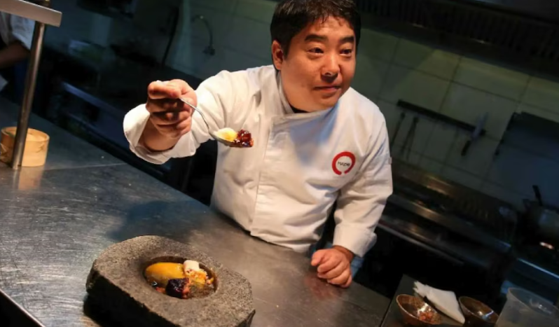 Día del Chef: cómo los profesionales de la cocina unen culturas y transforman ingredientes