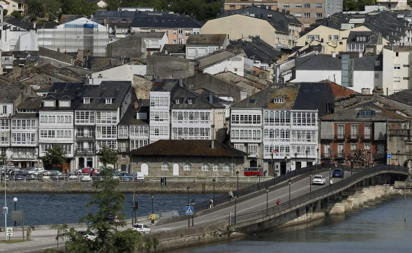 Controlado un conato de incendio en Viveiro gracias a la actuación vecinal