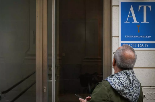 Aprobados dos nuevos proyectos de apartamentos turísticos en Sevilla: Triana y el entorno de la Catedral