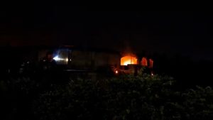 Tragedia en Goa: Un incendio en una sala de fiestas deja 25 muertos y desata clamor por mayor seguridad. Impacto inicial y respuesta inmediata de las autoridades.