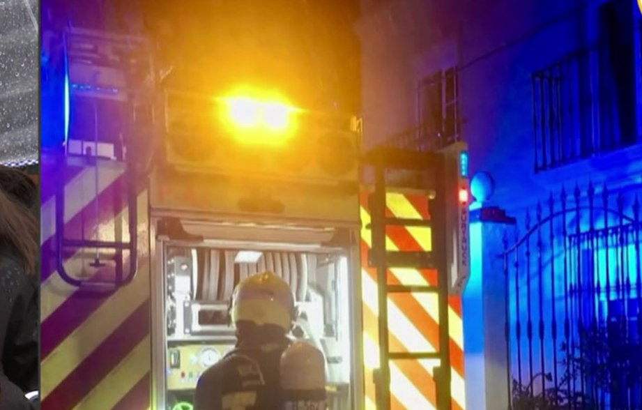 Incendio nocturno en Paterna de Rivera reabre el debate sobre el uso del extintor en viviendas. Una madrugada marcada por el humo