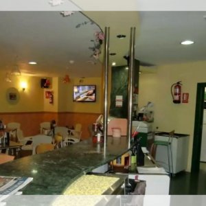 Oportunidad de negocio en Alicante: bar con licencia a la venta por 150.000 €